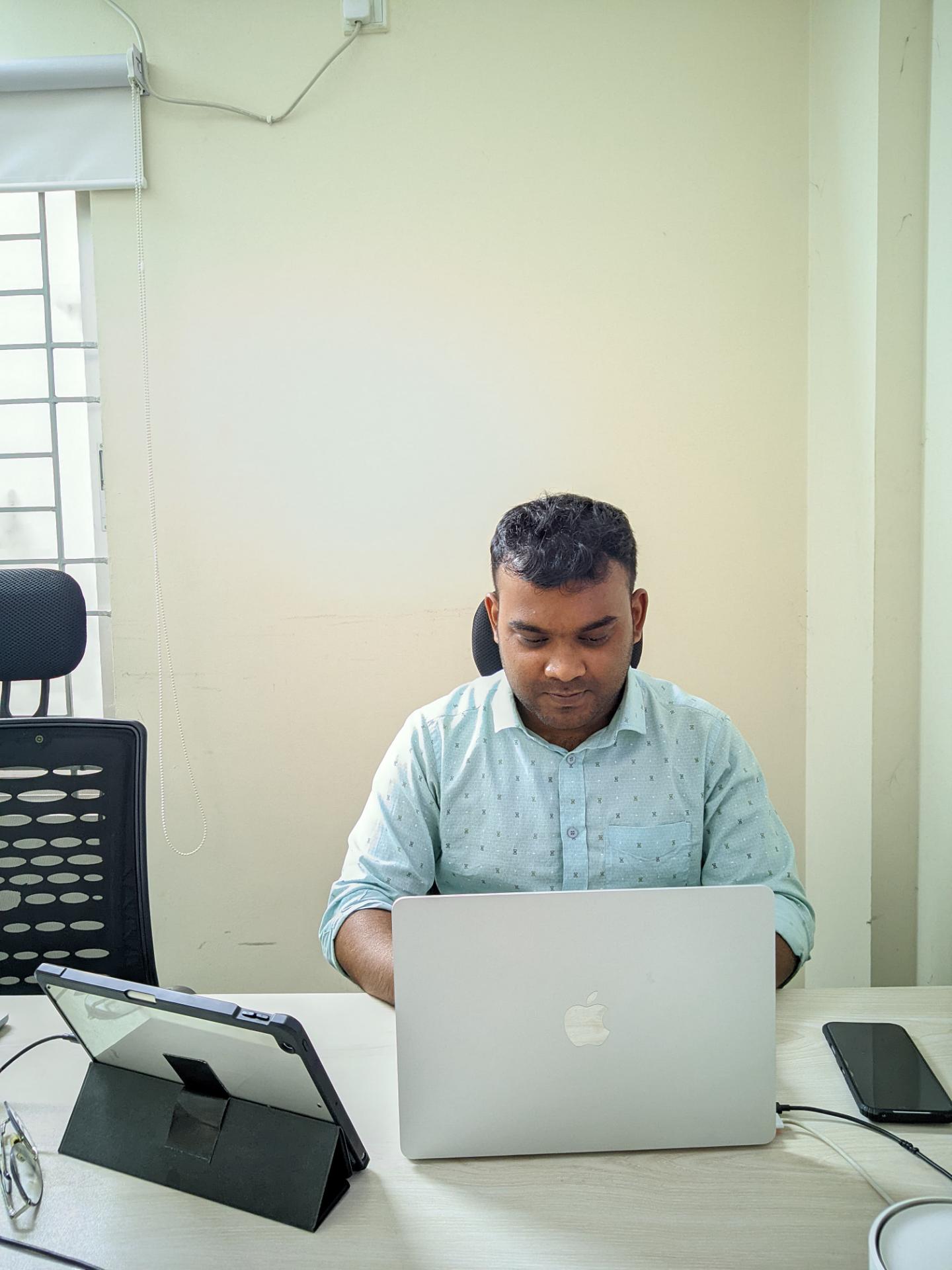 43d9fa3d e0ec 4a58 a10f e791ea5fe46f 1 all 4252 — Professional photo by Subroto Das