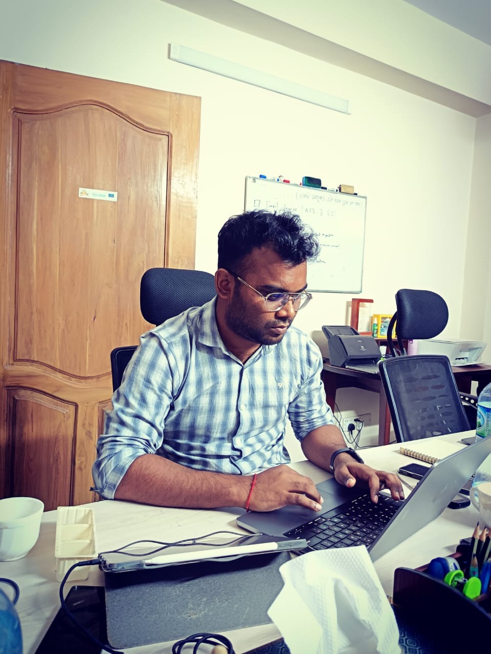 1000006252 — Random photo by Subroto Das