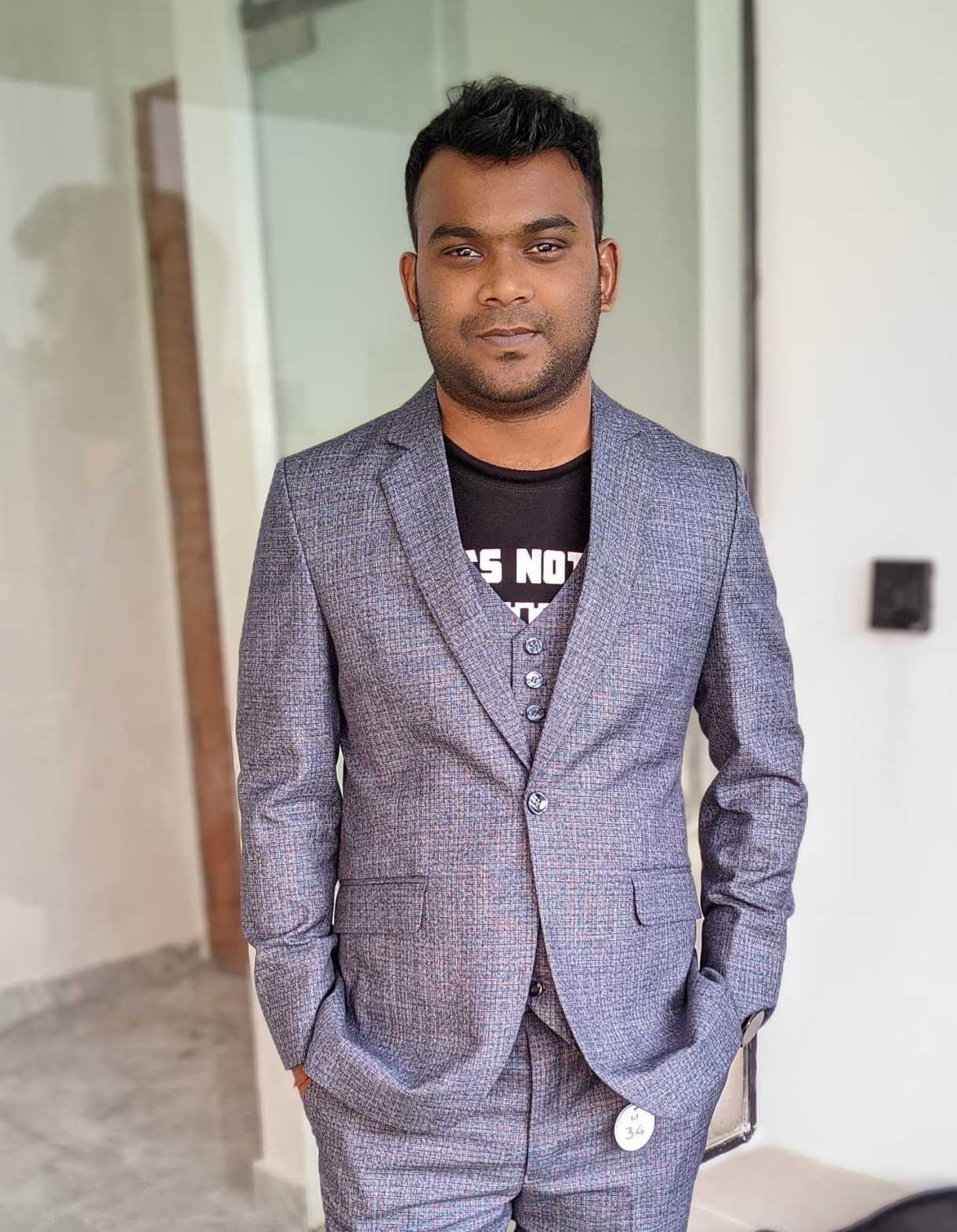 1000007139 — Random photo by Subroto Das