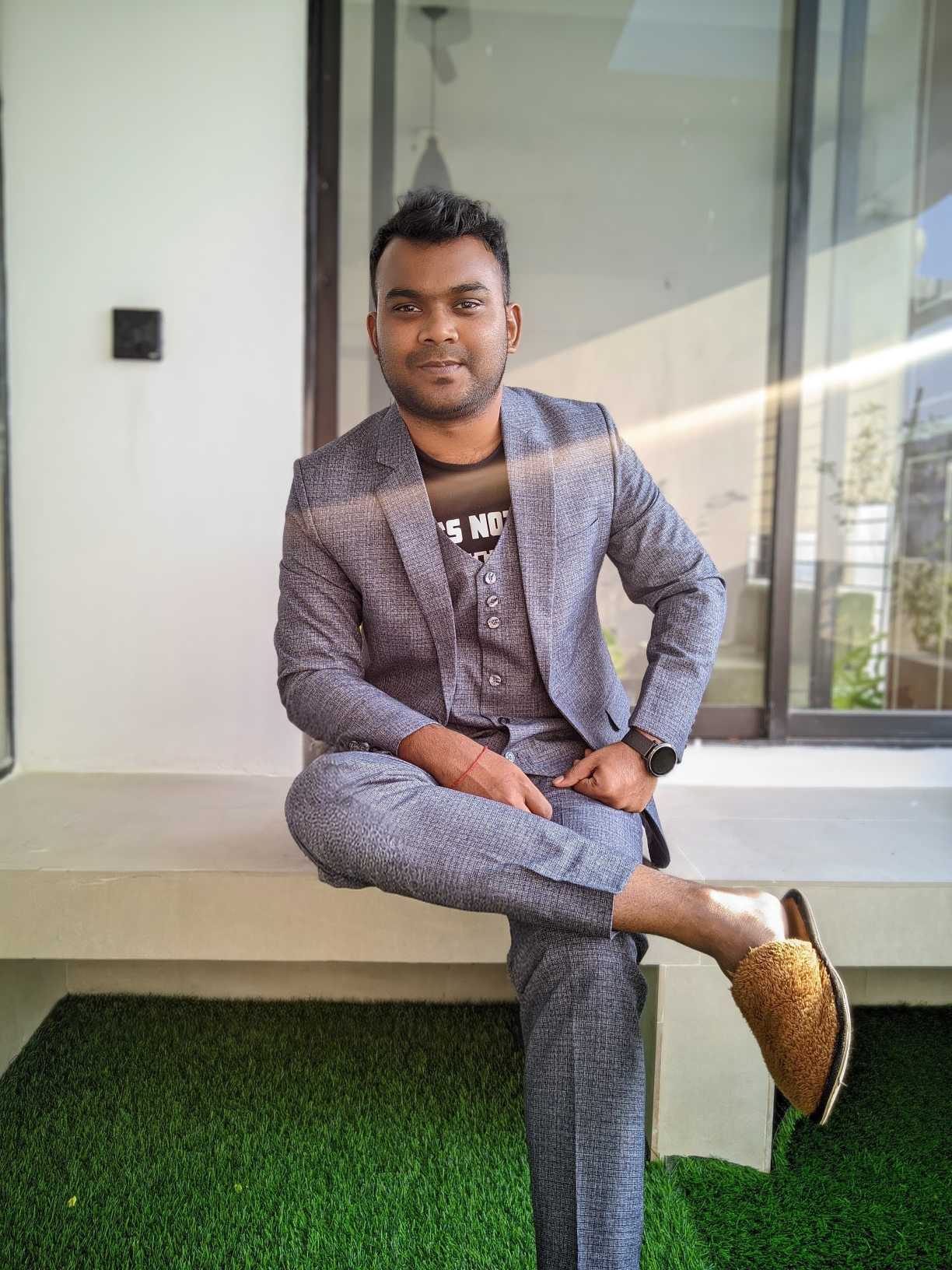 1000007165 — Random photo by Subroto Das